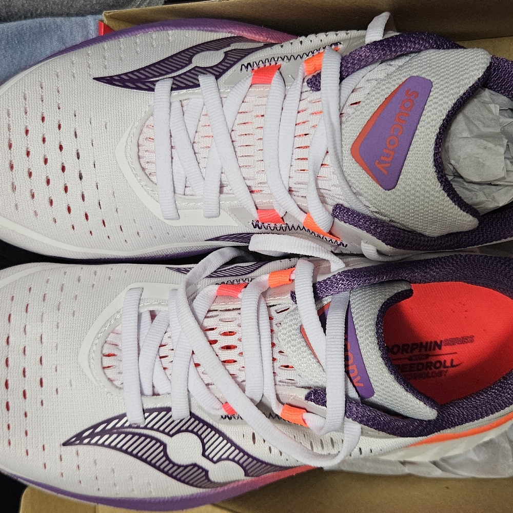 Saucony  Endorphine Speed White and Purple